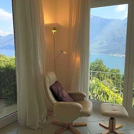 Leandra Comfortable